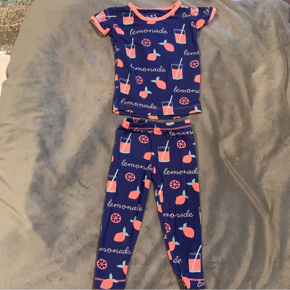 KickKee Pants short sleeve lemonade pajama set size 6-12 months.